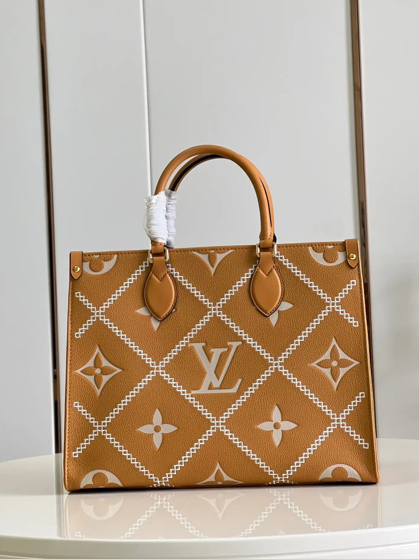 VUITTON LOUIS MM ONTHEGO 0608